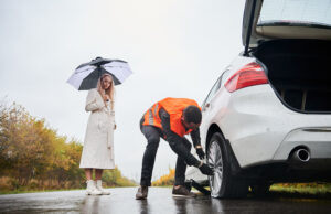 10 Essential Items for Your Roadside Assistance Kit